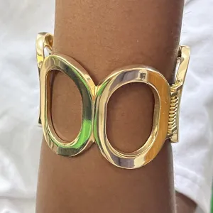 Fashionable hollow out bracelet