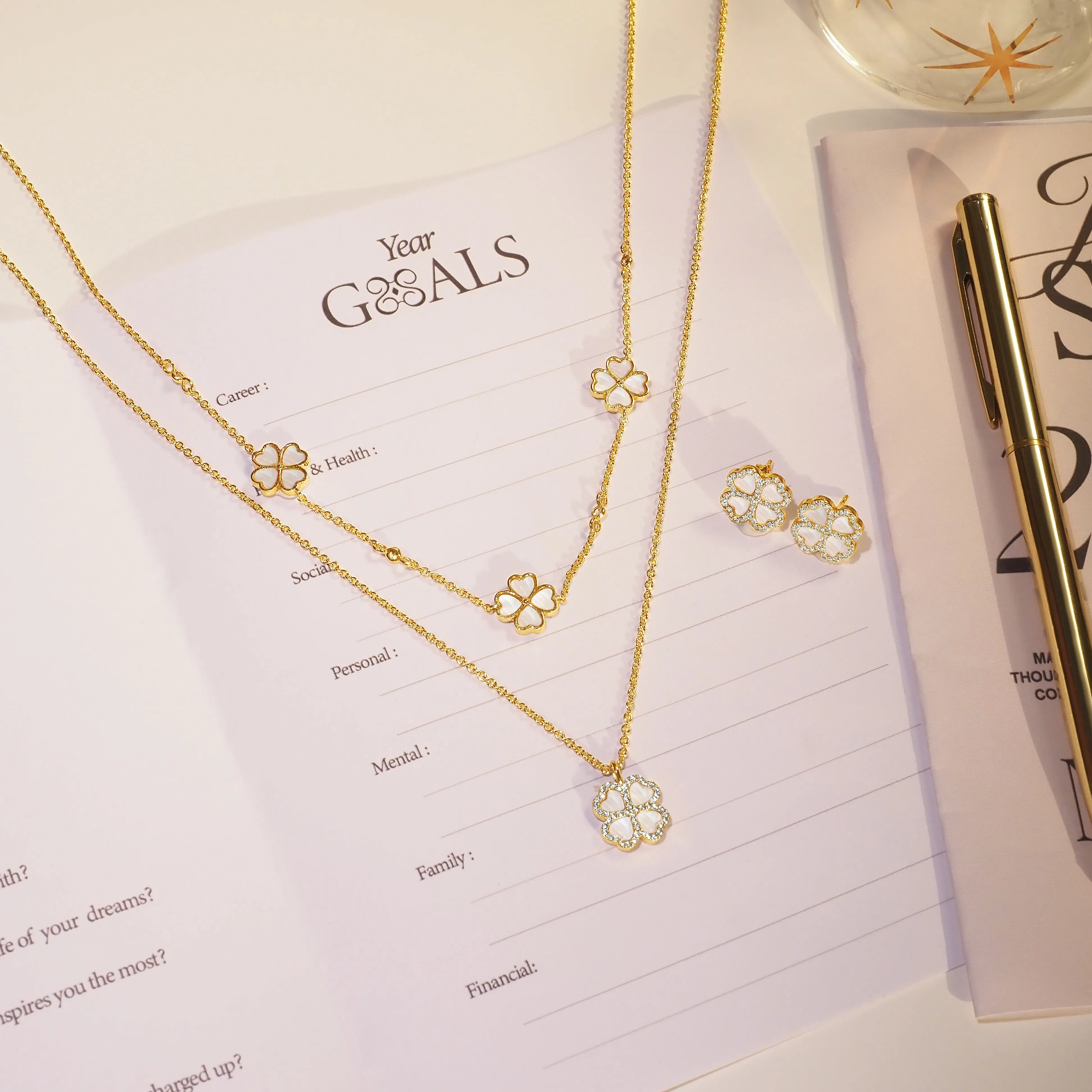 Lucky Pearls Clover Necklace