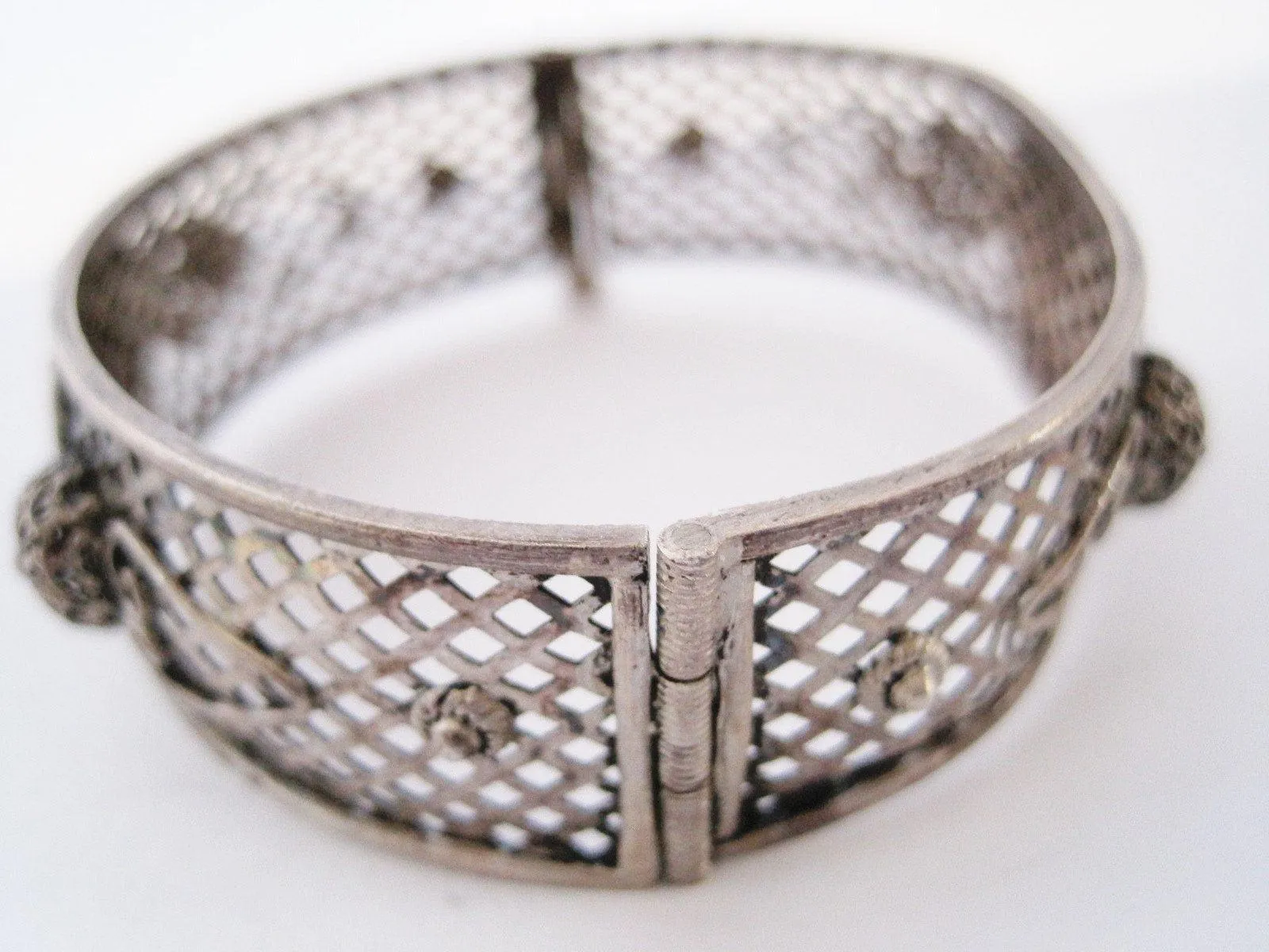 Vintage Silver Tunisian Hinged Bracelet with Arabic Calligraphy