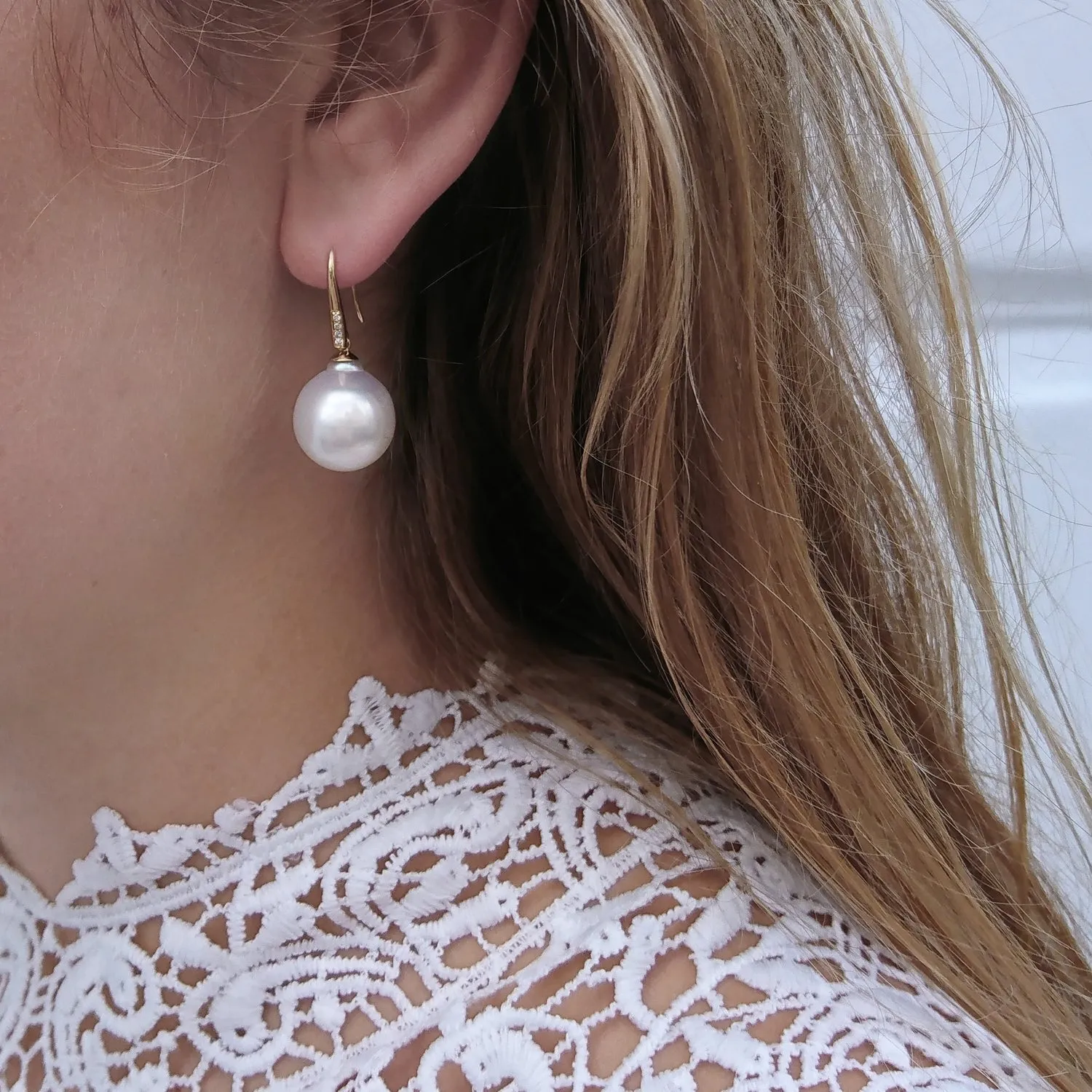 White South Sea & Diamond 'Tsarina' White-Curve Earring